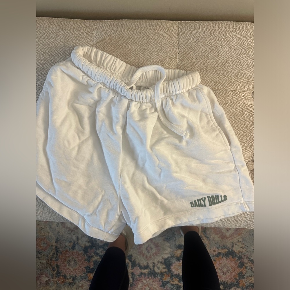 Daily drills sand sweatshorts